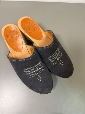 PENELOPE CHILVERS MID SLAVA SUEDE CLOG 37